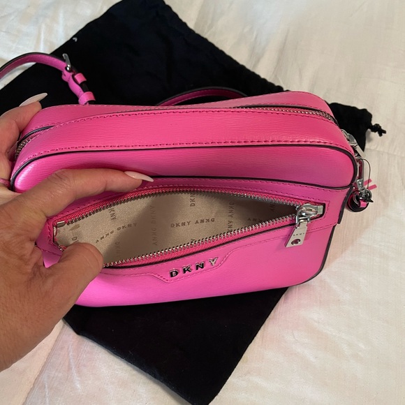 DKNY camera crossbody leather bag . Like new used once. - Picture 8 of 10